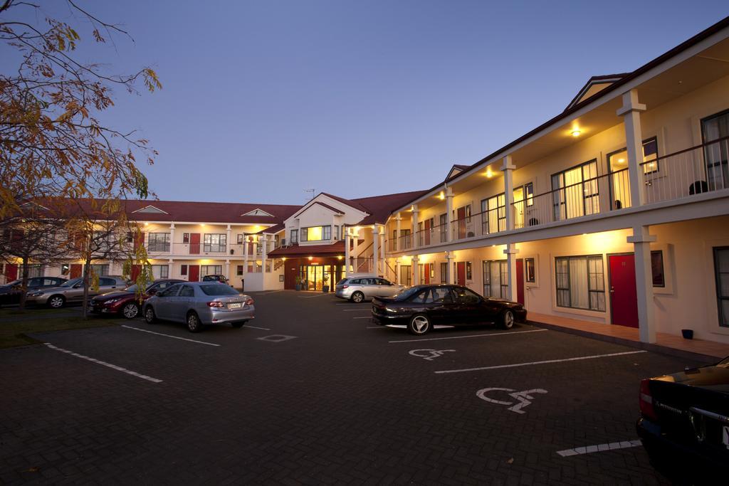 Aubyn Court Spa Motel Palmerston North Exterior photo