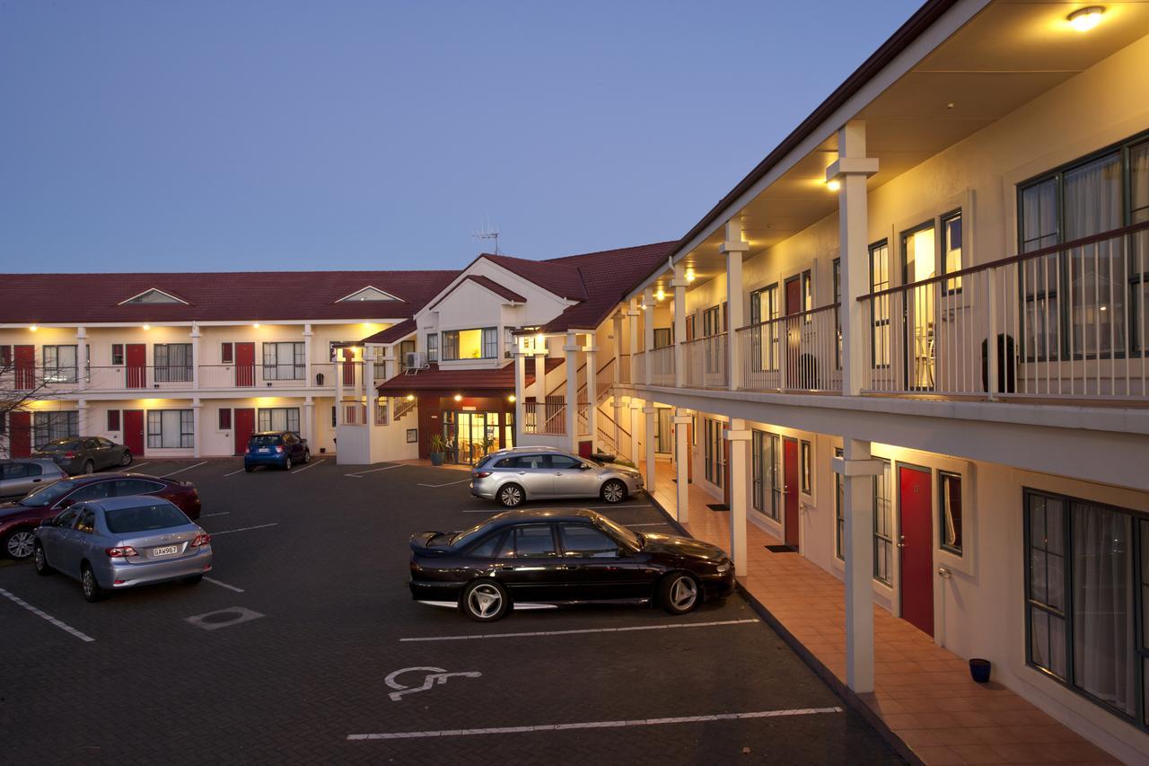 Aubyn Court Spa Motel Palmerston North Exterior photo